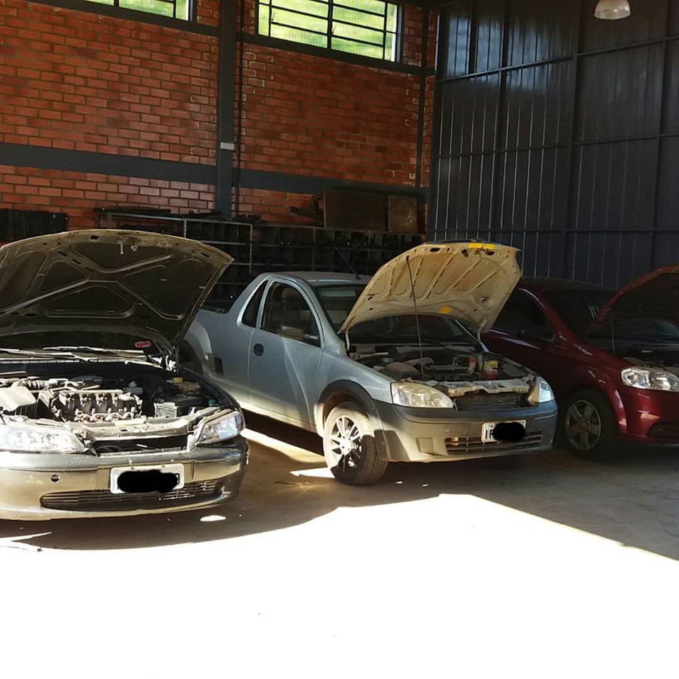 Veículos em manutenção